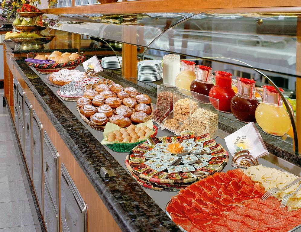Hotel Giovanella 3*